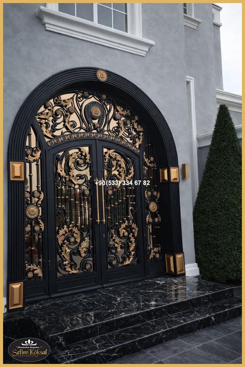 Villa Kapısı -Pelican Hill